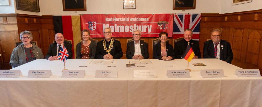 Malmesbury makes Twinning official with German Spa Town!